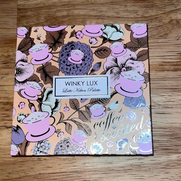 WINKY LUX Other - WINKY LUX Latte Kitten Palette - Purple and Gold